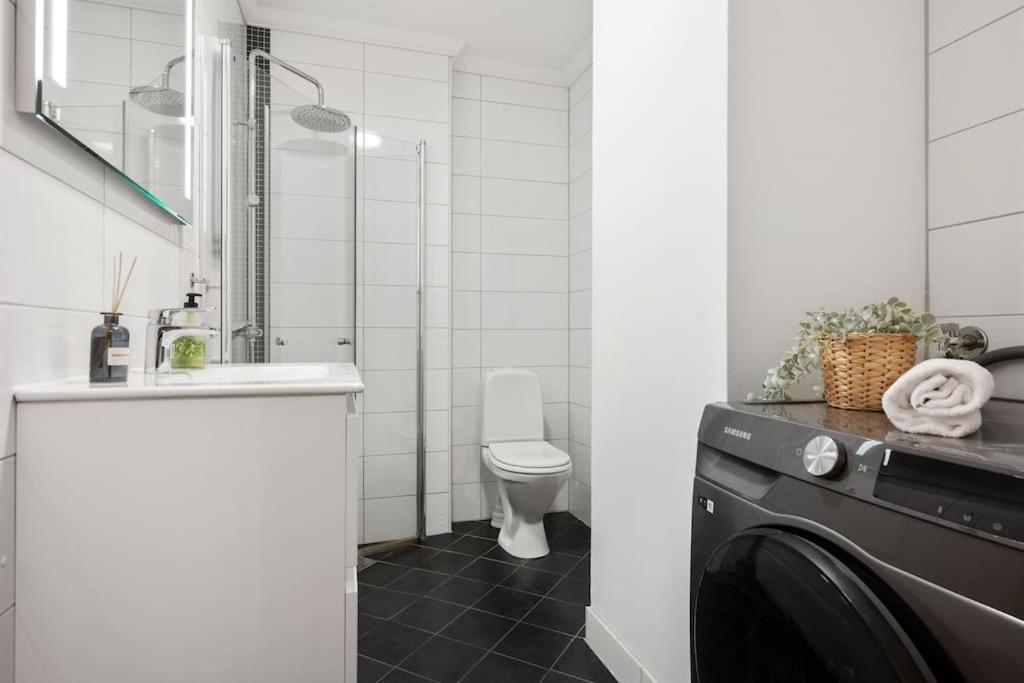 New! Modern City Apt: Central W/ Private Entrence Берген Екстериор снимка